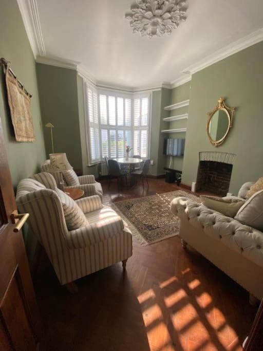 2 Double Bedroom Charming Chelsea Apartment London Exterior foto